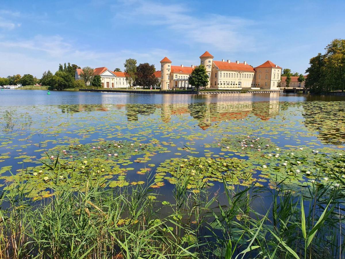Schloss-Und Seeblick Apartment ラインスベルク エクステリア 写真