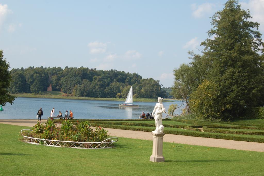 Schloss-Und Seeblick Apartment ラインスベルク エクステリア 写真