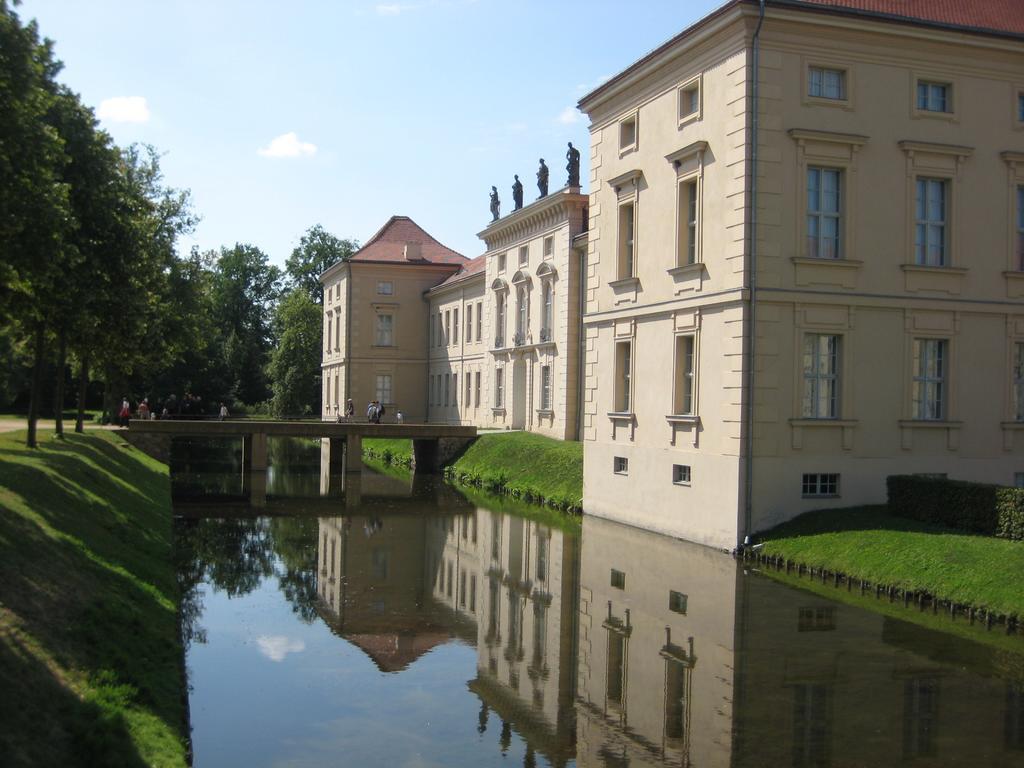 Schloss-Und Seeblick Apartment ラインスベルク エクステリア 写真