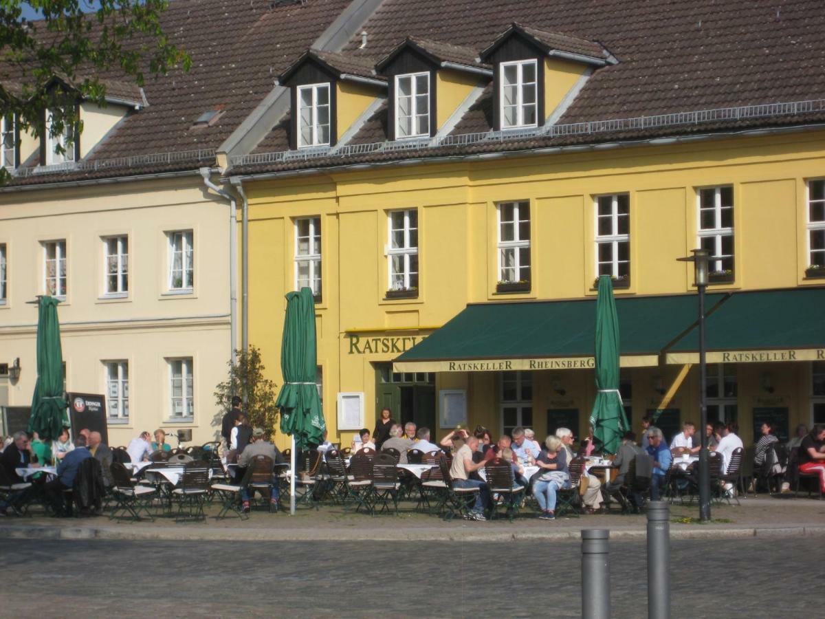 Schloss-Und Seeblick Apartment ラインスベルク エクステリア 写真